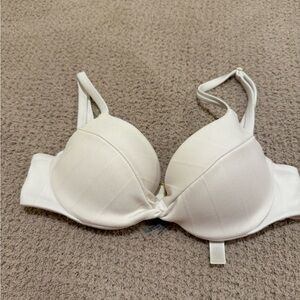 Victoria's Secret Ivory Push-Up T-Shirt Bra